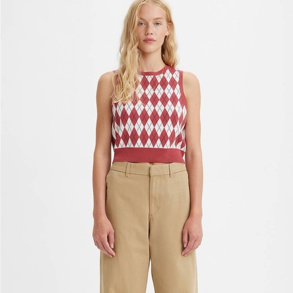 NWT Levi’s Ilia Red Argyle Knit Sweater Vest Vintage Inspired Shrunken Fit M - Picture 2 of 8